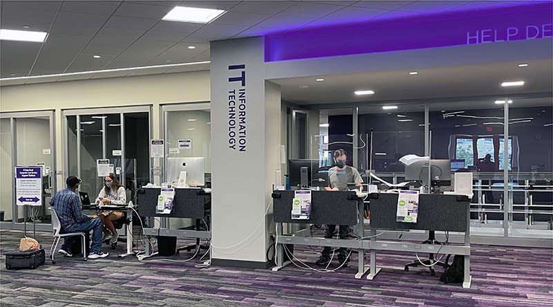 KSU students working at the IT Service Desk